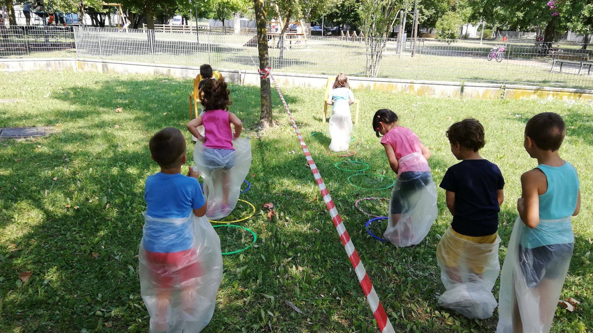 Immagine: Bambini giochi centri estivi scuole