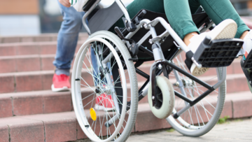 Adozione Piano di Eliminazione delle Barriere Architettoniche (PEBA) e Piano di Accessibilità Urbana (PAU). 