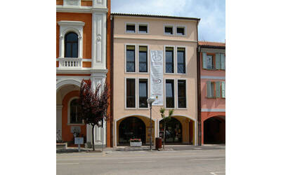 Facciata della biblioteca «Giovanna Righini Ricci»