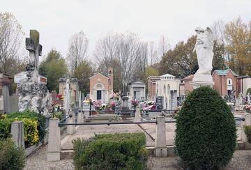 Al via un progetto sperimentale contro le larve di zanzara nel cimitero di Bagnacavallo