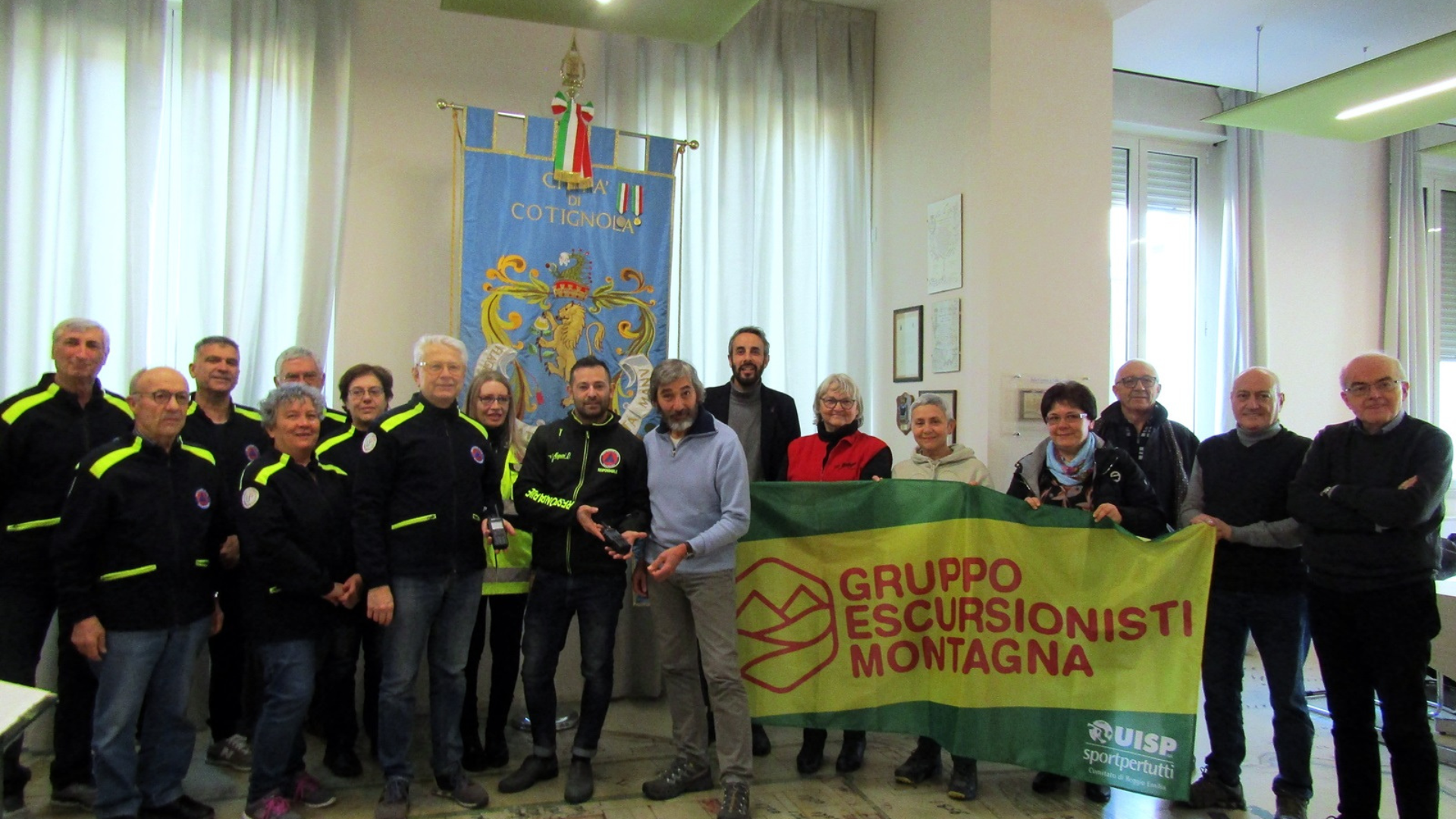 La consegna delle ricetrasmittenti a Cotignola