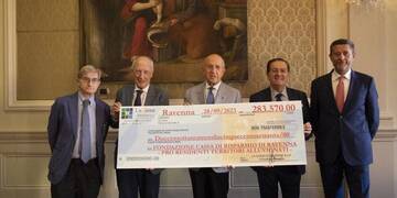 Contributi alle famiglie residenti nei territori alluvionati grazie alla Cassa di Ravenna Spa e alla Fondazione Cassa di Risparmio di Ravenna