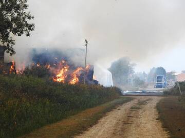 Incendio in un deposito agricolo a Villa Pianta (Alfonsine)