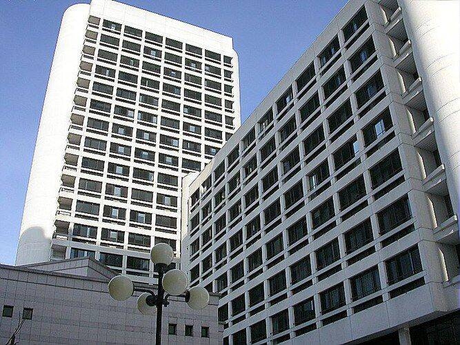 Facciata della sede della Regione Emilia Romagna- Viale Aldo moro 52