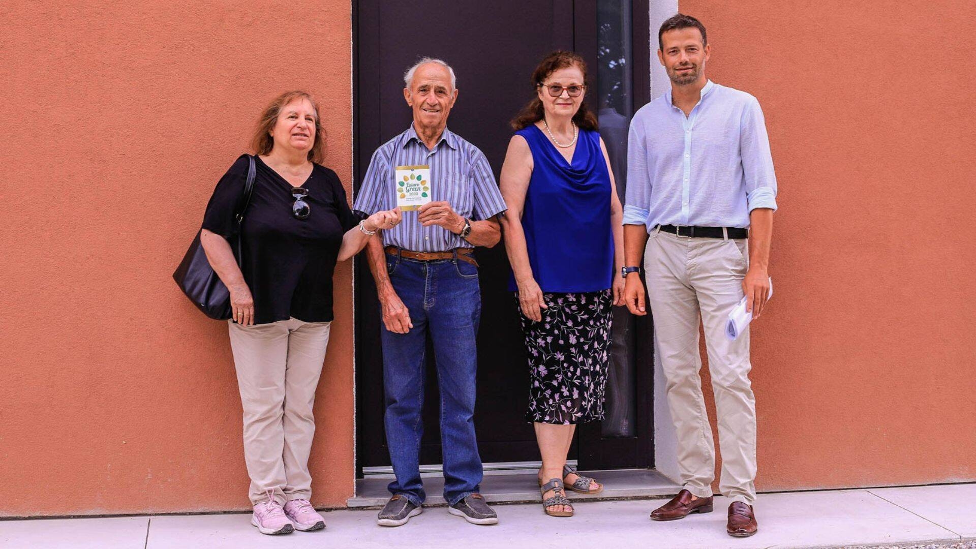 Immagine: Targa Futuro green famiglia Randi
