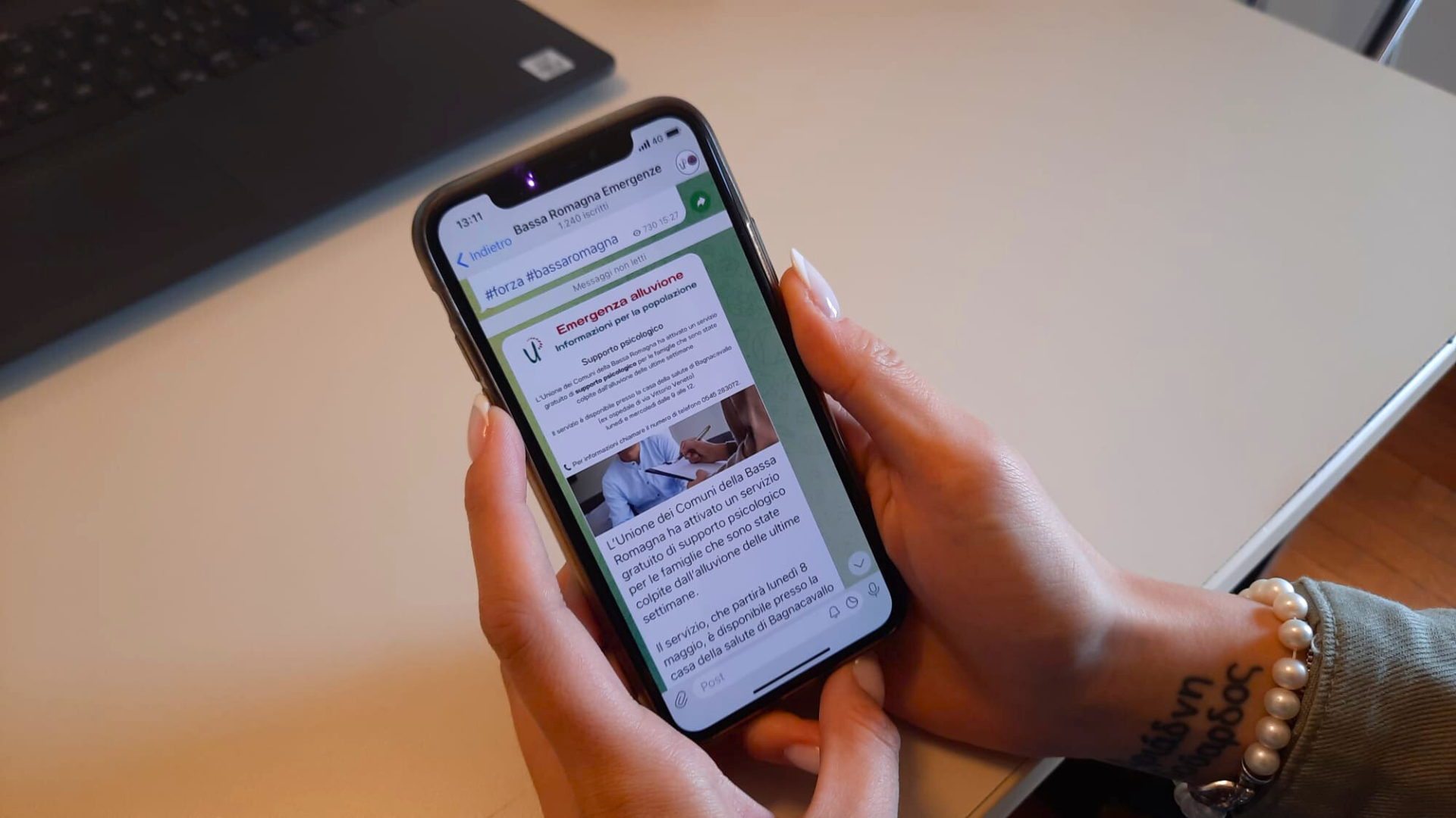lo smartphone con Telegram aperto